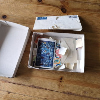 Plná krabice / konvolut aršíků